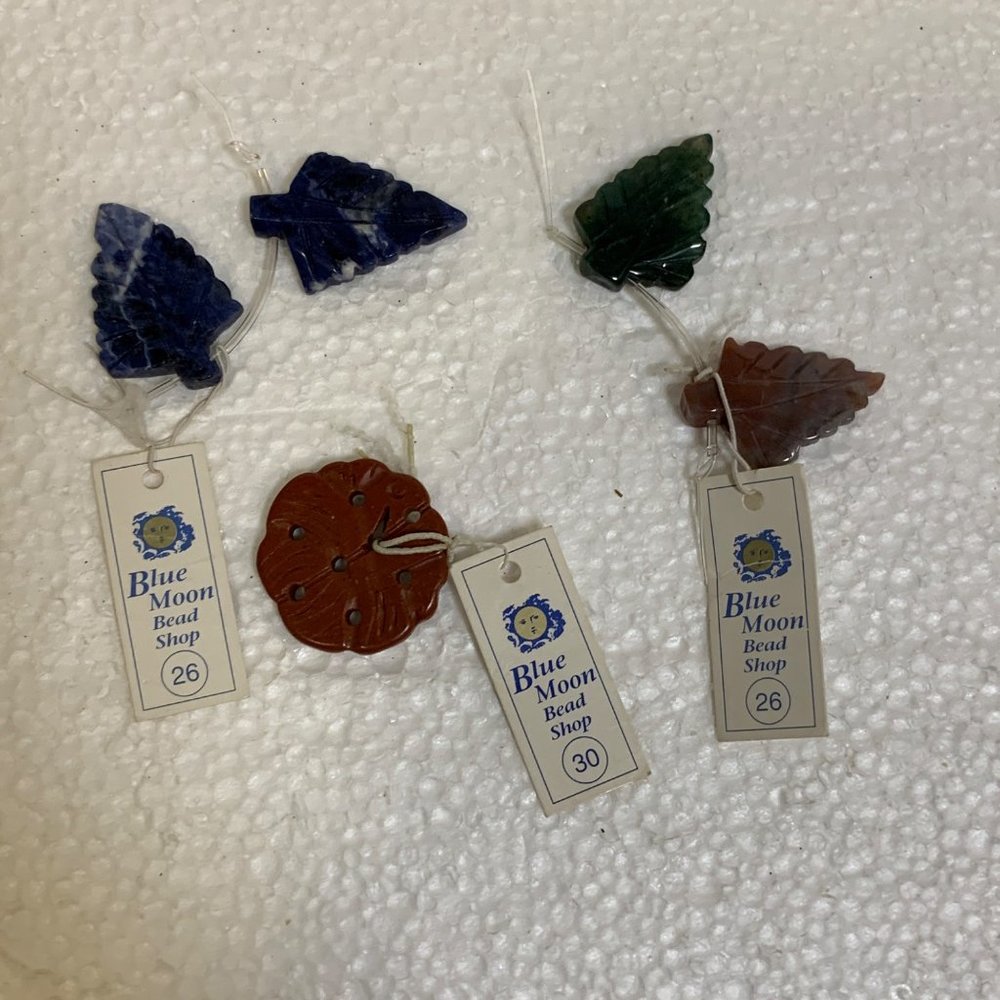 Blue Moon Bead Shop Stone Pendants, Arrowheads, Round Pendant, Lot of 5